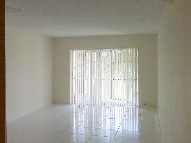 Building Photo - 8000 Fairview Dr