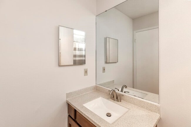 Building Photo - 8930 Manion Dr