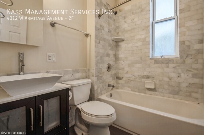 Building Photo - 4012 W Armitage Ave