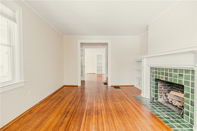 Building Photo - 297-303-303 Dartmouth St