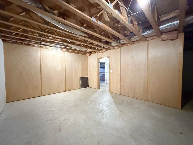 Building Photo - Spacious 3-Bedroom Home with Huge Basement, Garage, and Scenic Country Views