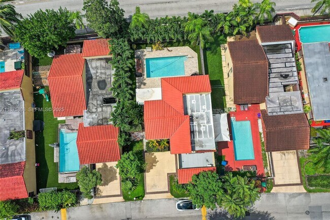 Building Photo - 20424 NE 10th Ct Rd