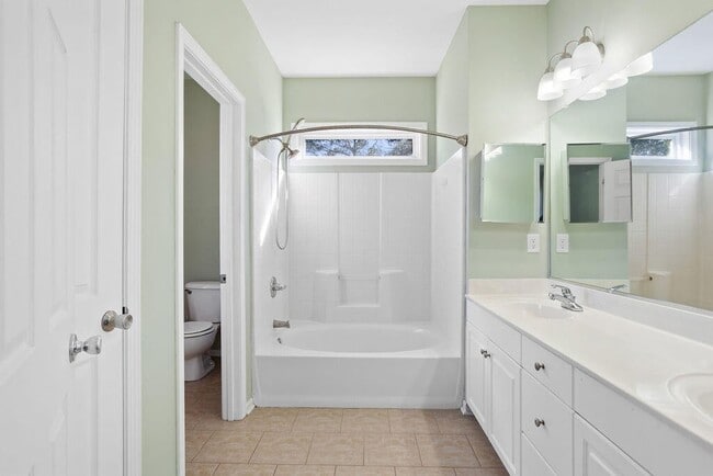 Building Photo - 206 Pimpernel St