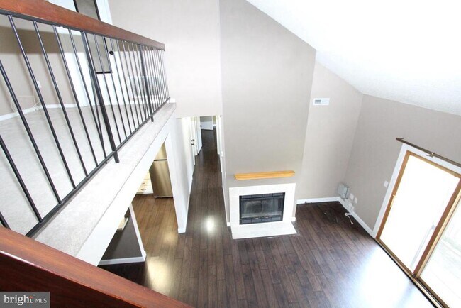Building Photo - 604 Ravens Crest Dr