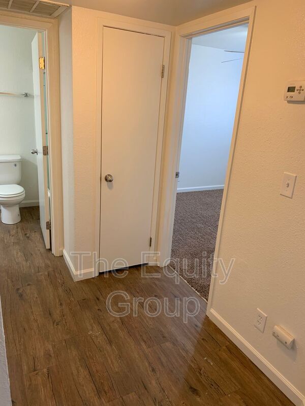 Building Photo - 3928 W Meadow Ave