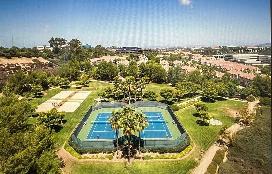 Building Photo - 10230 Wateridge Cir
