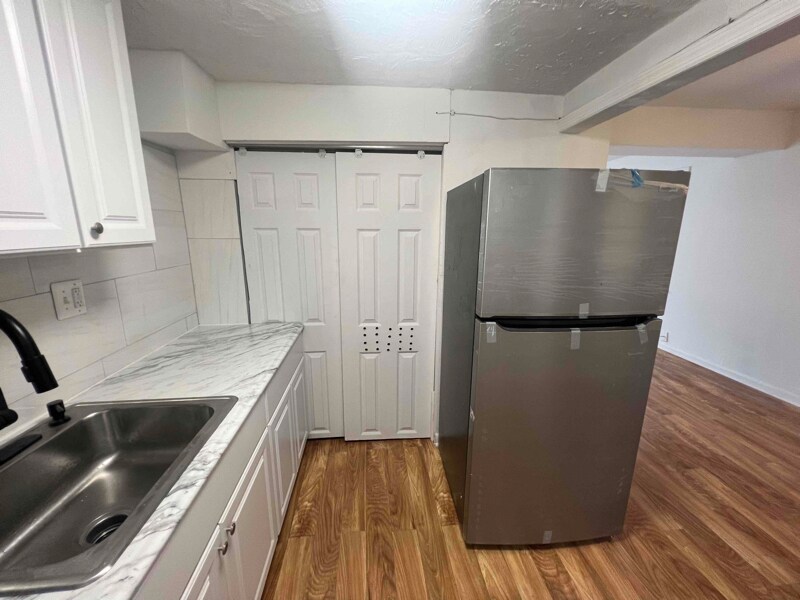 Building Photo - 2553 Colebrooke Dr