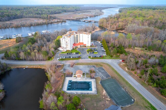 Building Photo - Rare Waterfront Condo in Anchor Point – 3B...