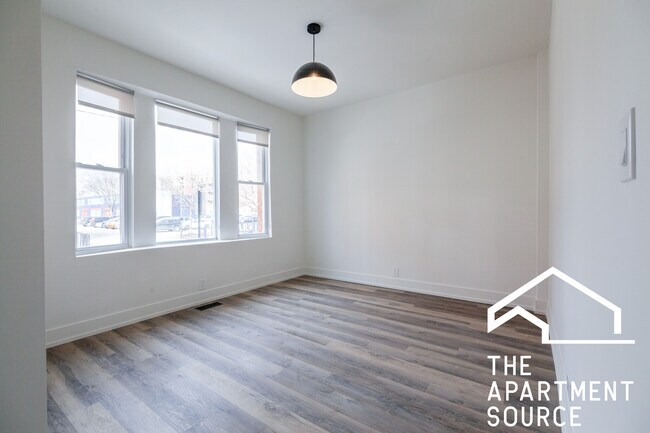 Building Photo - 2313 N Albany Ave