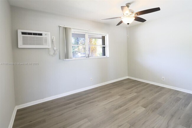 Building Photo - 1504 N 24th Ave
