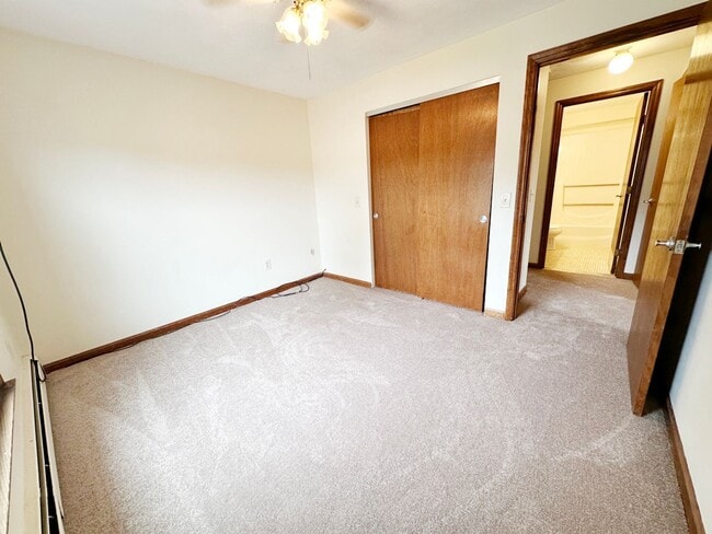 Building Photo - Holden: 2 Bed 1 Bath, Heat & Hot Water Inc...