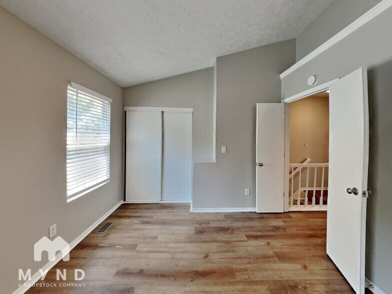 Building Photo - 404 Wedgewood Way