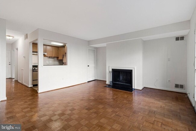 Building Photo - 1248 C St SE