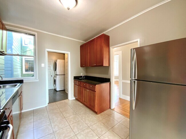 Building Photo - 1BR W/ Bonus Room. In-Unit LAUNDRY! DISHWASHER! PARKING AVAILABLE!