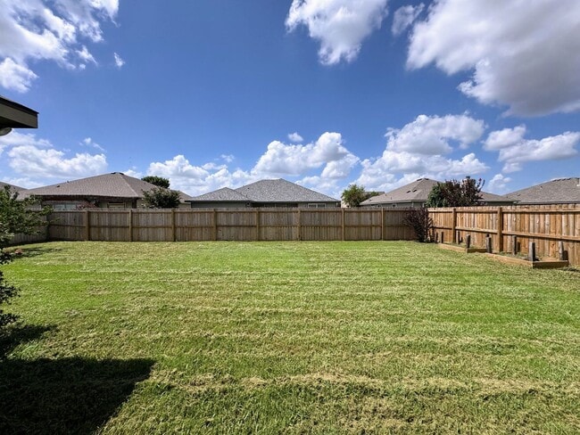 Building Photo - 7819 Woodbury Dr