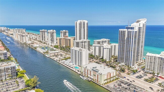 Building Photo - 3101 S Ocean Dr