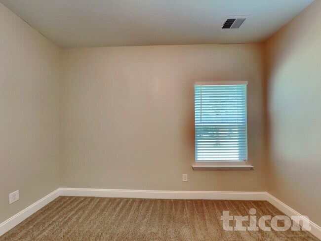 Building Photo - 265 Bexley Way