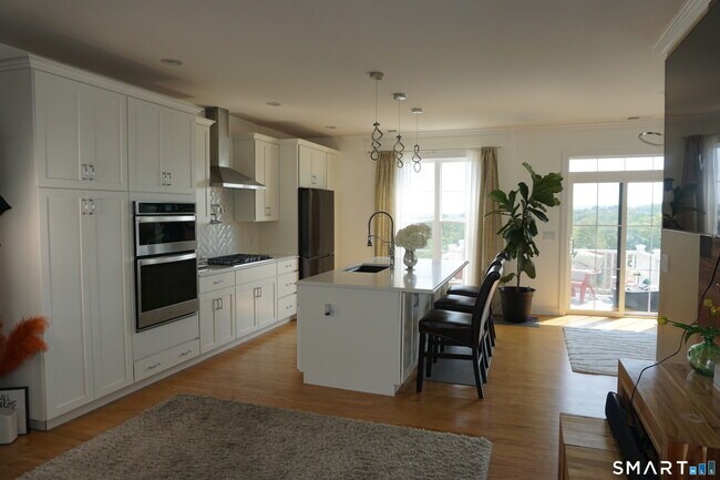 Building Photo - 127 Brentwood Cir