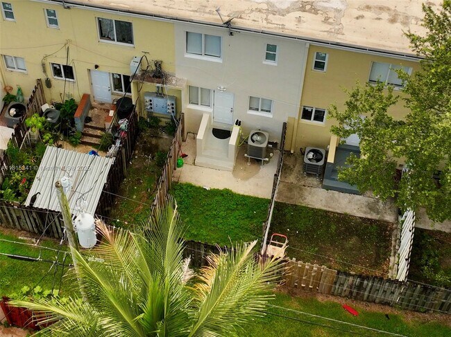 Building Photo - 8319 NW 5th Ave