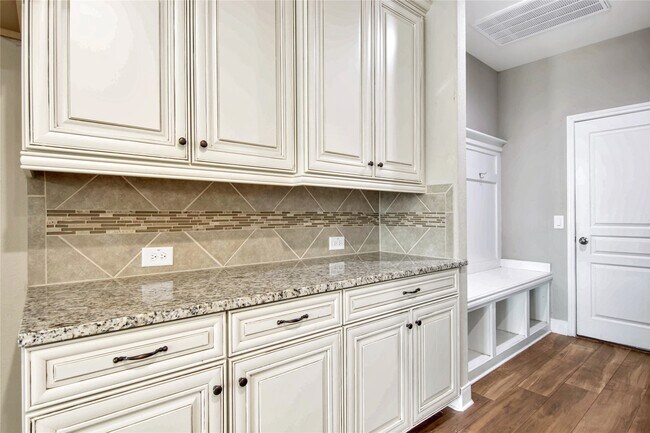 Building Photo - 5203 Kingship Ct