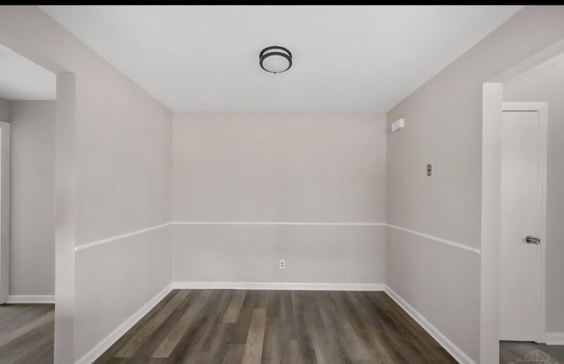 Building Photo - 3910 E Gatewood Ln