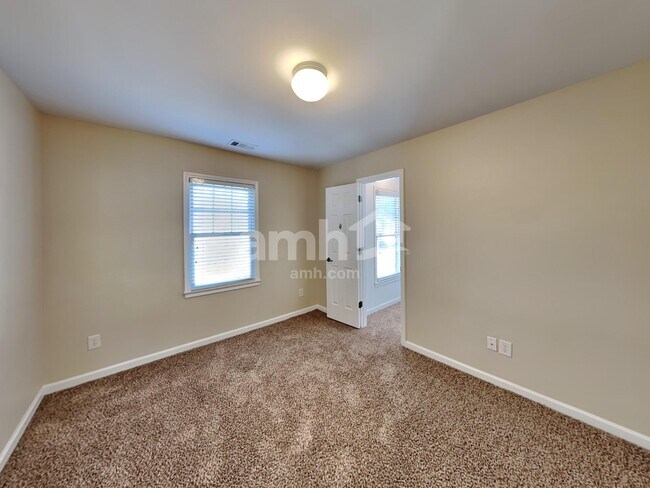 Building Photo - 3215 Thimbleberry Trail