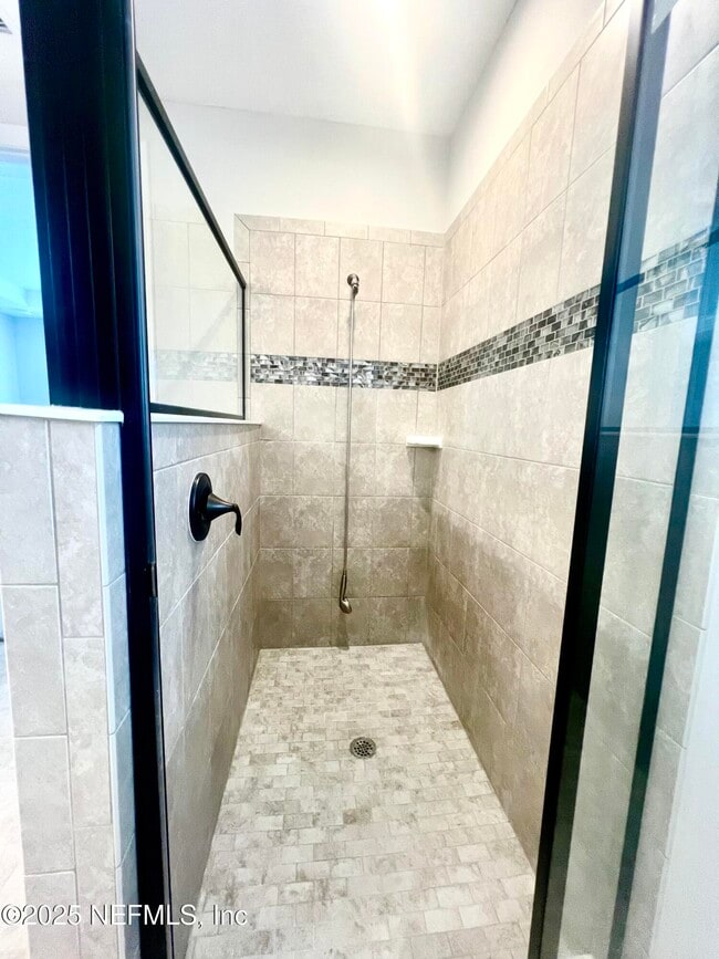 Building Photo - 242 Orchard Ln