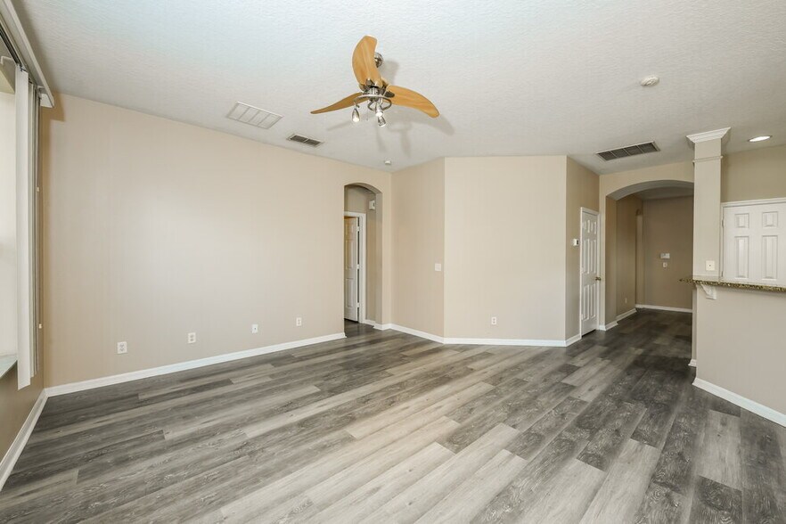 Building Photo - 7526 Bear Claw Run