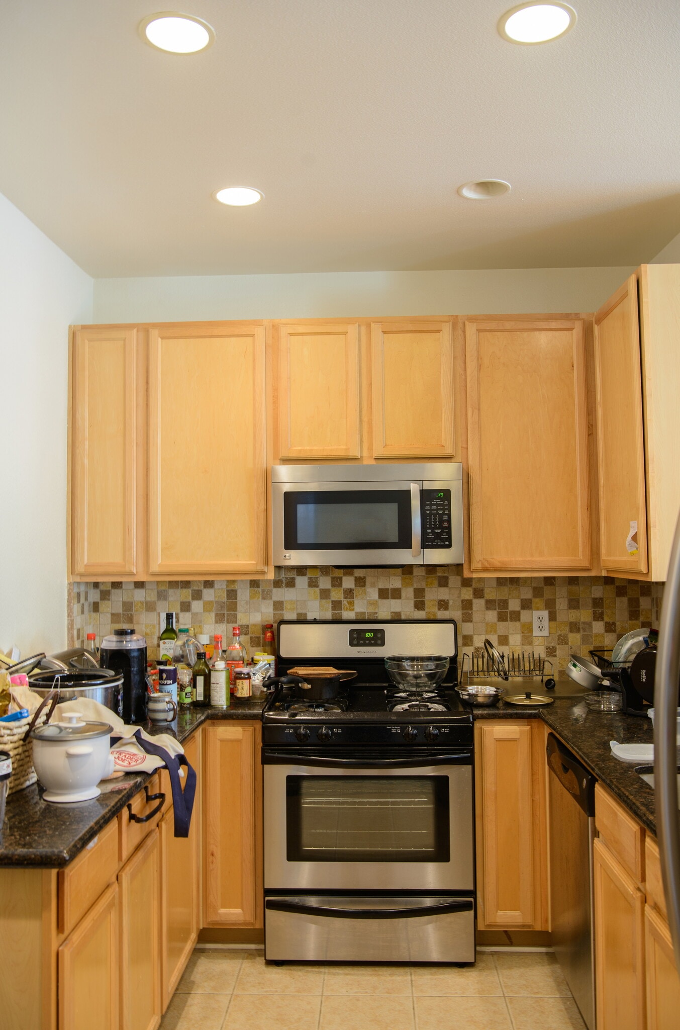 Building Photo - 205 Town Green Ln