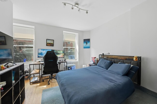 Building Photo - 1017 Park Ave