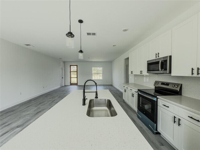 Building Photo - 4240 SW 169th Ln Rd