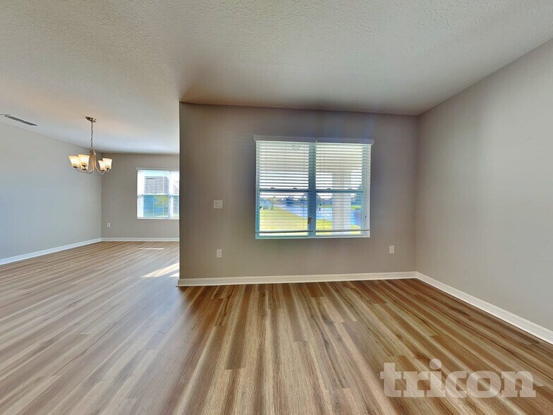 Building Photo - 991 Summer Glen Dr