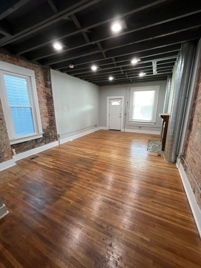 Building Photo - 1540-1542 Clifton Ave