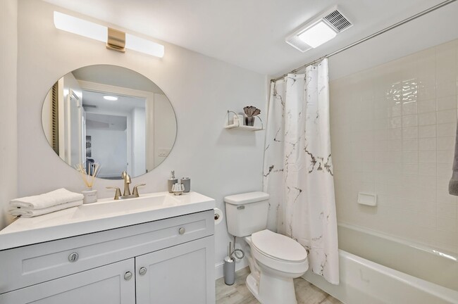 Building Photo - 4101 N Ocean Blvd