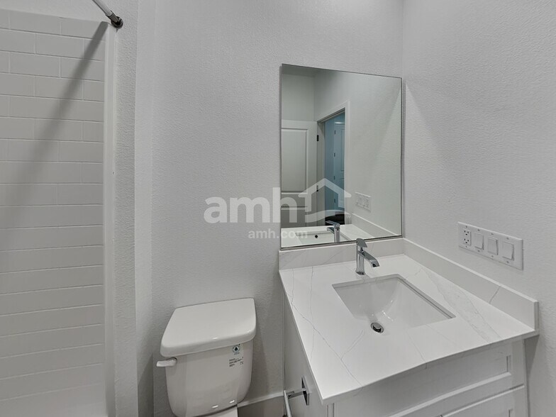 Building Photo - 5860 Fly Fisher St