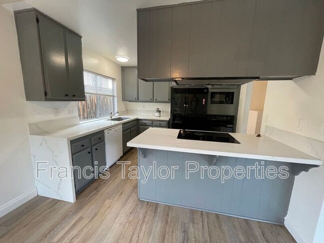 Building Photo - 13237 Sundance Ave