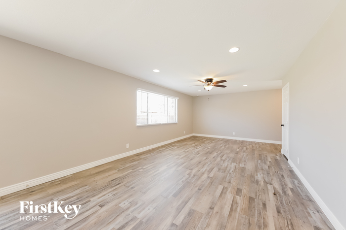 Building Photo - 6015 N 36th Dr