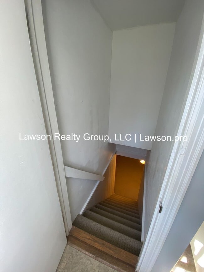 Building Photo - Cozy Raleigh Court Ranch with Partially Finished Basement