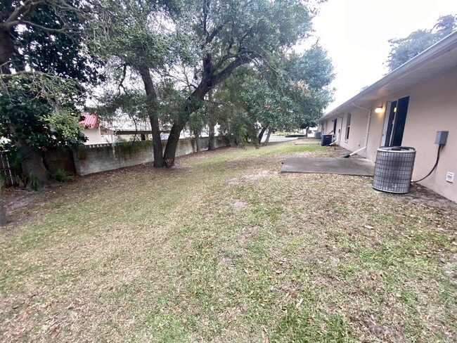 Building Photo - 2271 Granada Dr