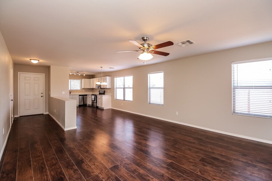 Building Photo - 1538 S Danielson Wy