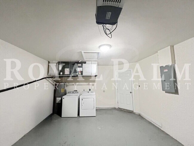 Building Photo - $500 Off | 3 Bed 2 Bath in Cape Coral — Curb Appeal. Fresh Style. Zero Hassle. Apply By March 30th.