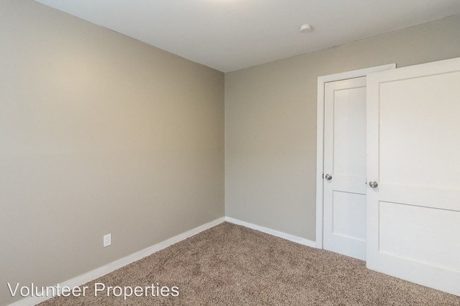 Building Photo - 3301 Pinewood Ave