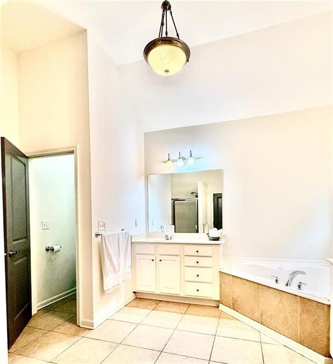 Building Photo - 612 Hanover Dr