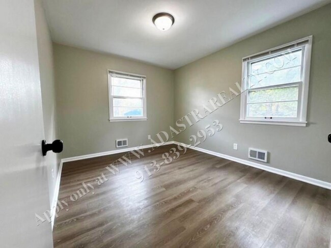 Building Photo - Updated 3 Bed 1 Bath Home In Independence-...