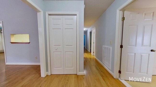 Building Photo - 6902 Persimmon Pl