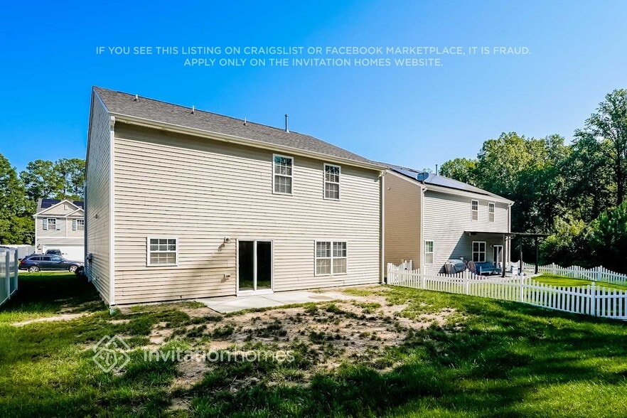 Building Photo - 6105 Watsonia Dr