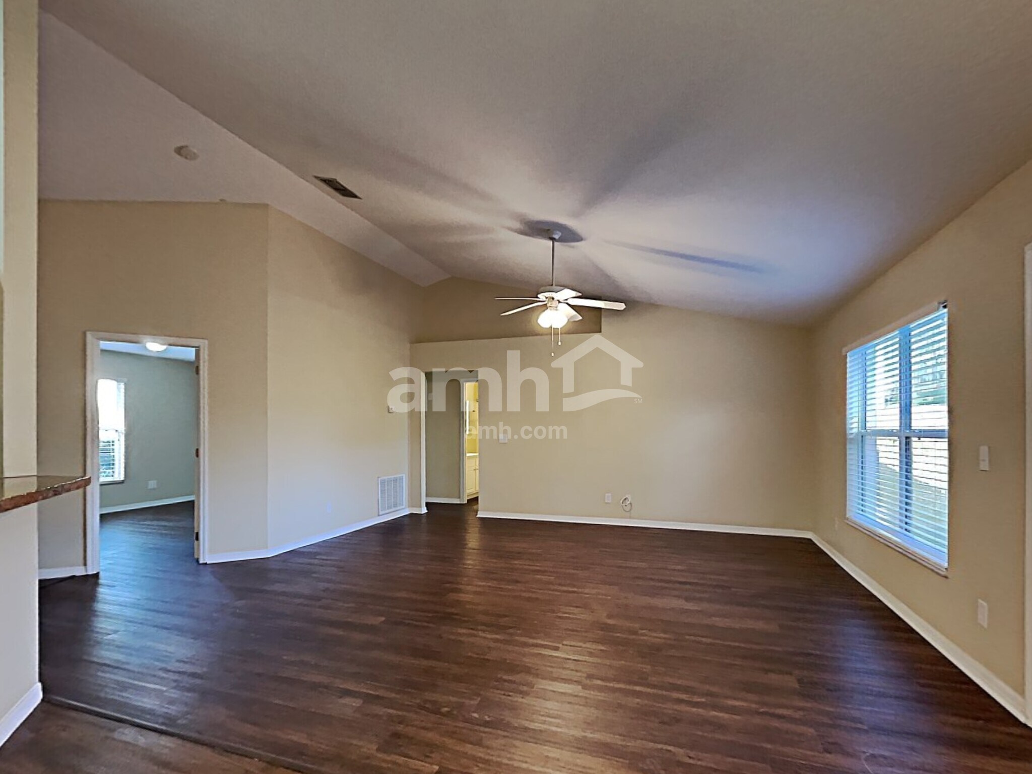 Building Photo - 660 Winding Lake Dr