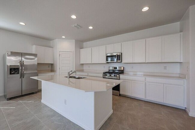 Building Photo - Alamar Living, 4 Bed, 3 Bath Rental!