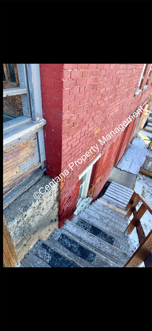 Building Photo - 614 W Park St