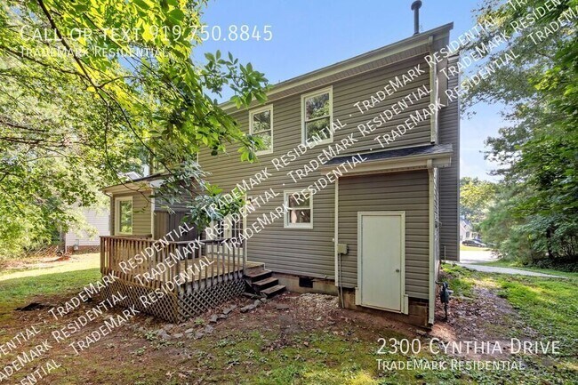 Building Photo - 2300 Cynthia Dr